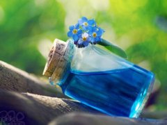 流行的情感说说：我爱你，曾经是密码，现在是。