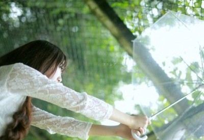 和雨有关的句子:找不到喜欢的伞、我宁愿淋雨