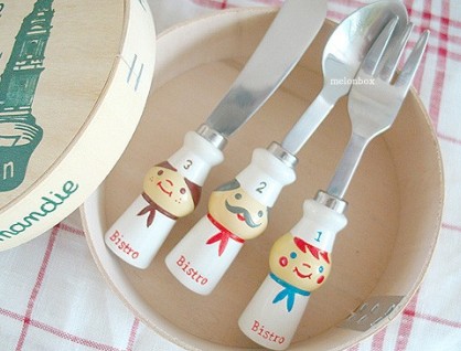 幽默搞笑的话:军训左右转动是因为这样晒得均匀